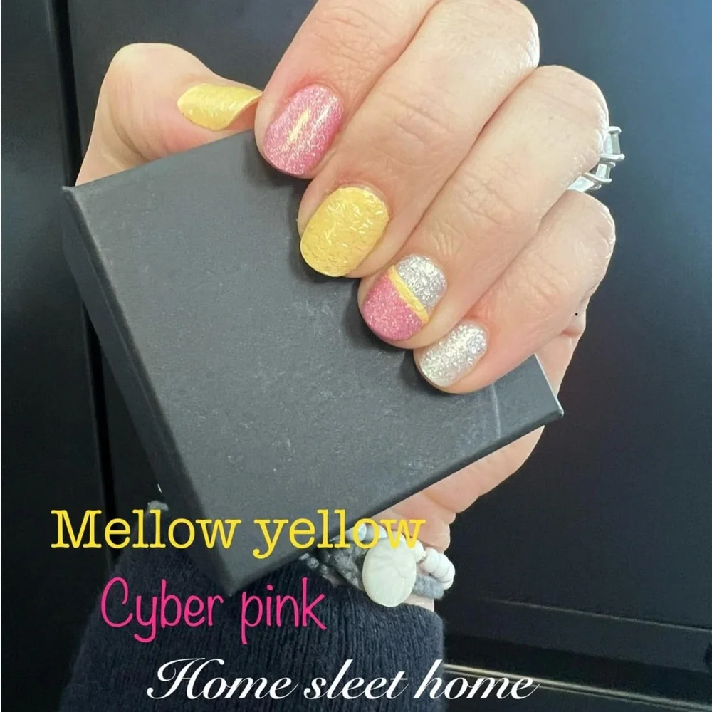 *Exclusive* Color Street: Mellow Yellow | Pale Pastel Curved French Tips Spring